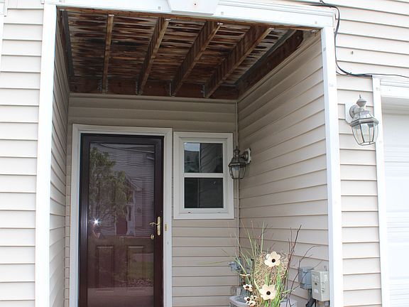 3rd image of 670 Kingfisher Ln APT I
