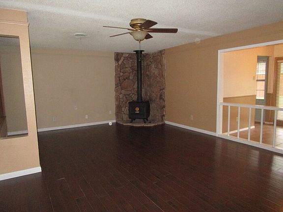 2nd image of 5225 Mack Rd
