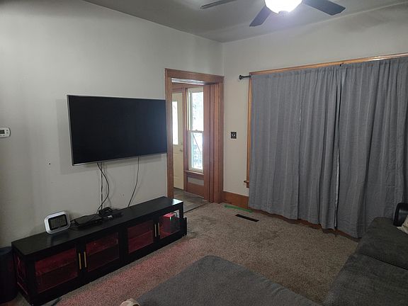 3rd image of 403 E 7th St