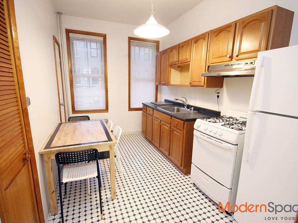 2nd image of 3020 43rd St APT 1RR