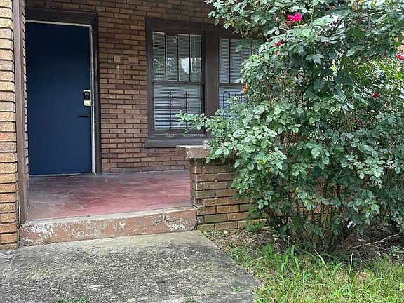 3rd image of 1227 8th Ave W #A