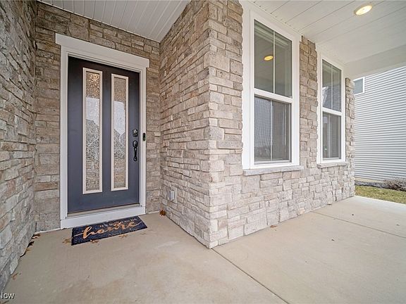 5th image of 8908 Leatherleaf Dr