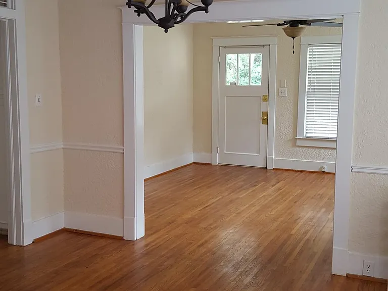 2250 Old Government St — Photo 22