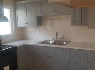 3325 Silver Lake Blvd, Los Angeles, CA 90039
