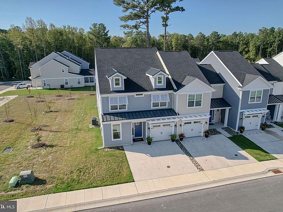 3rd image of 33908 Ardwell Rd