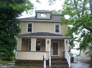 9 W Adams St, Paulsboro, NJ 08066