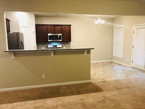 5th image of 3708 Upland Dr