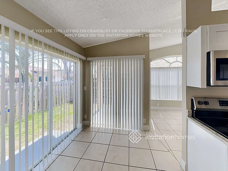 8103 SW 157th Pl — Photo 7