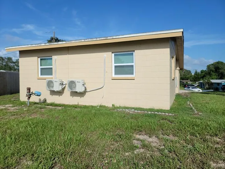 1700 Chaucer Rd — Photo 11