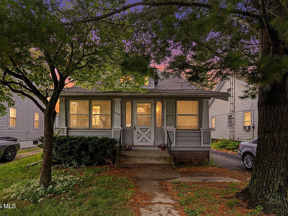 3rd image of 4140 Parrakeet Ave