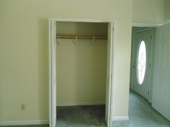 3rd image of 126 Bidwell Pkwy APT 1