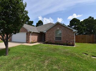413 Maggie Cir, Flint, TX 75762