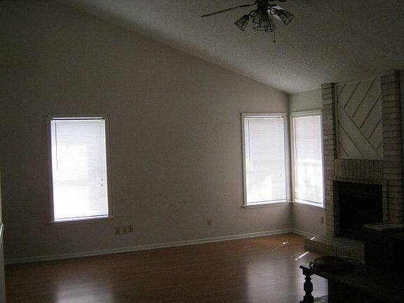 2nd image of 203 Roanoke Dr