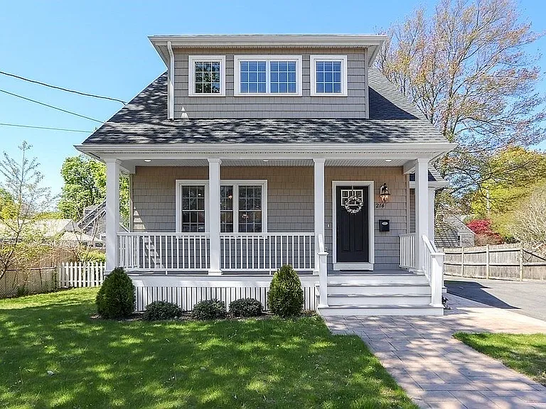 214 Shaw St — Photo 2