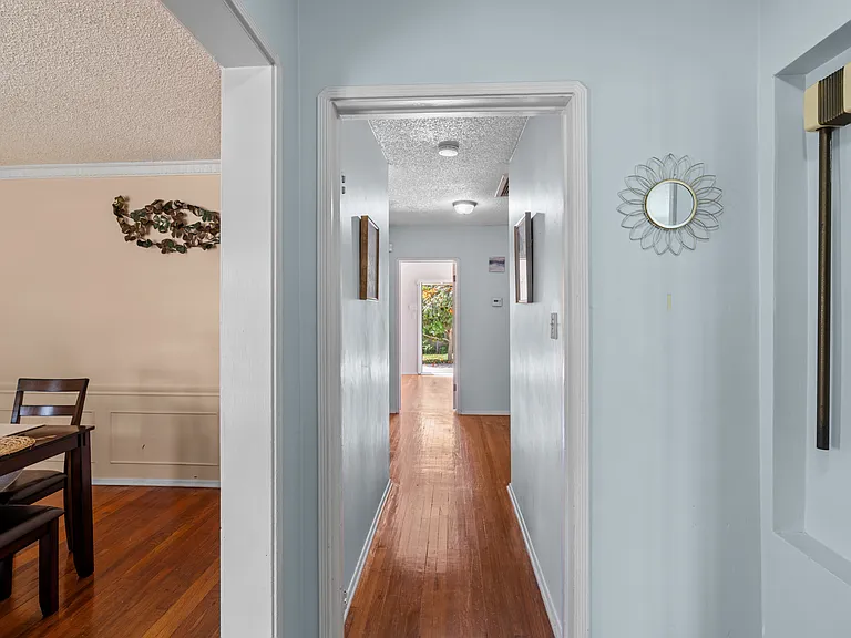 10229 S Van Ness Ave — Photo 6