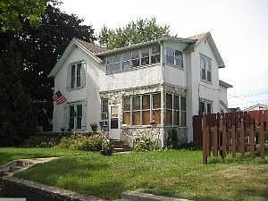 1st image of 123 8th Ave N