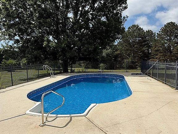 3rd image of 222 County Road 337