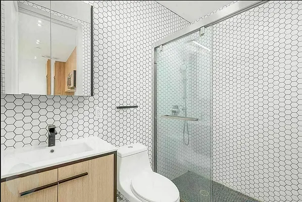 Rented by Coroi Corp | media 8