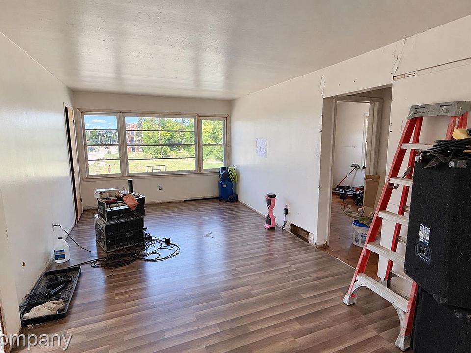 247 W Savannah St, photo 12