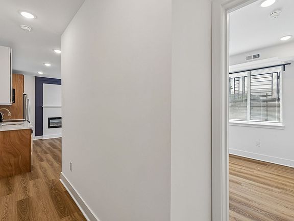 2nd image of 4820 Chester Ave #302