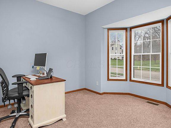 5th image of 337 Highbanks Valley Ct