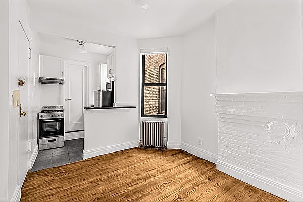 1st image of 1422 3rd Ave APT 5D