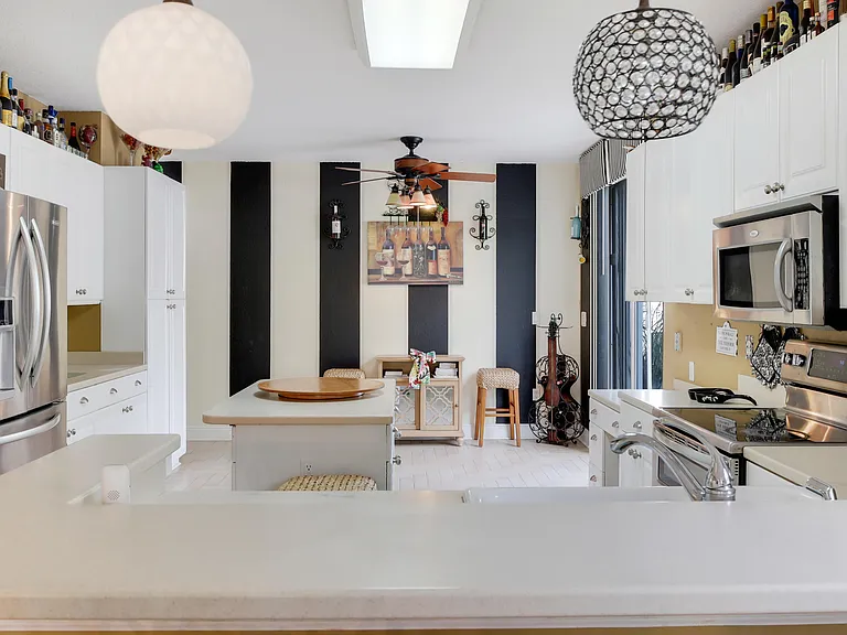 2070 Chagall Cir — Photo 14