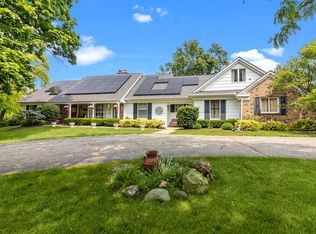 8612 Crystal Springs Rd, Woodstock, IL 60098