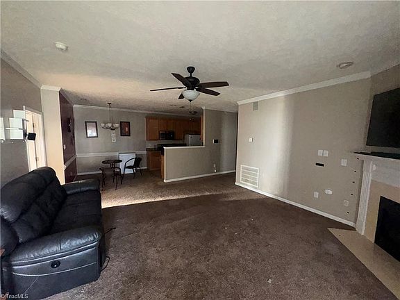 3rd image of 1328 Kershaw Loop APT 101