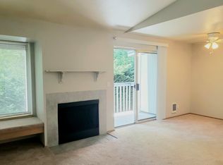 5220 168th St SW #20-04, Lynnwood, WA 98037