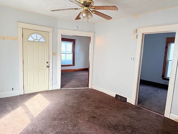 3rd image of 718 Harrison St