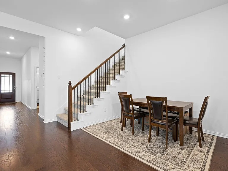 303 Eagle Ford Dr — Photo 10