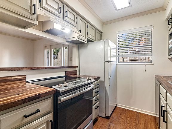 5th image of 117 Horseshoe Dr APT 9