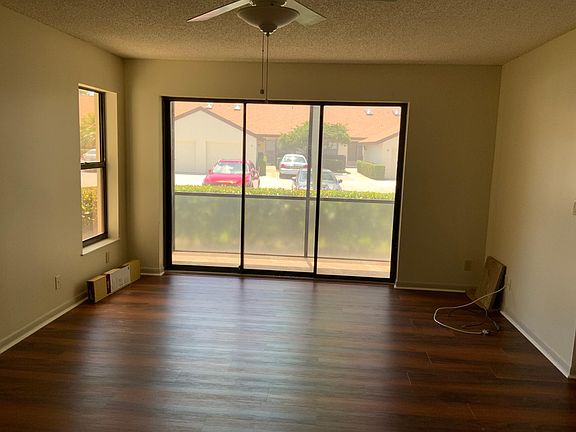 4th image of 2114 SW Silver Pine Way APT G1