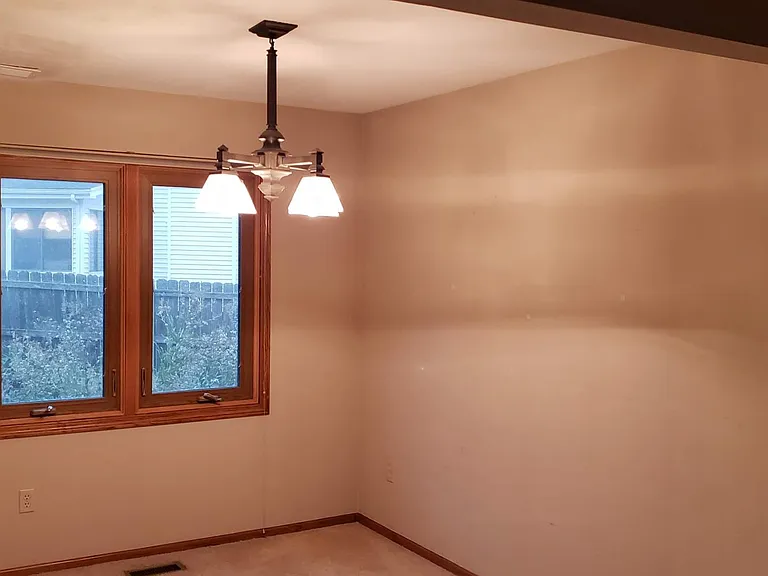 9020 Iltis Dr — Photo 2