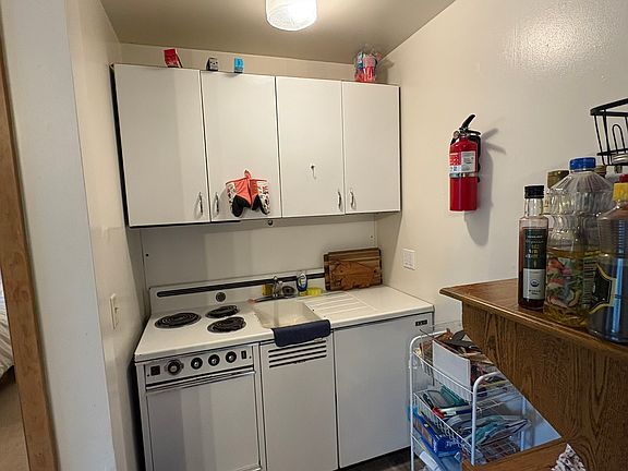 3rd image of 507 N Linn St APT 1