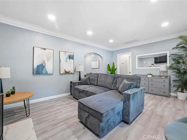 1369 S Euclid Ave — Photo 2