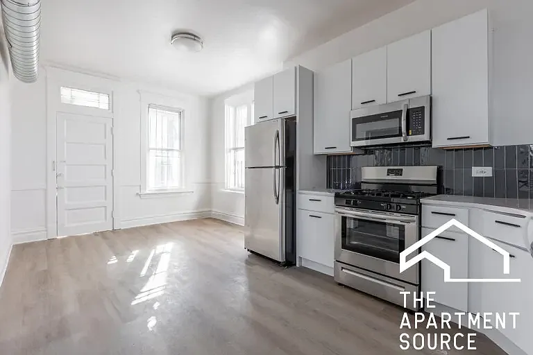 1841 N Kedzie Ave #2R — Photo 2