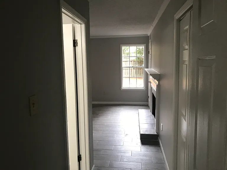 7028 Ashaway Cv — Photo 11