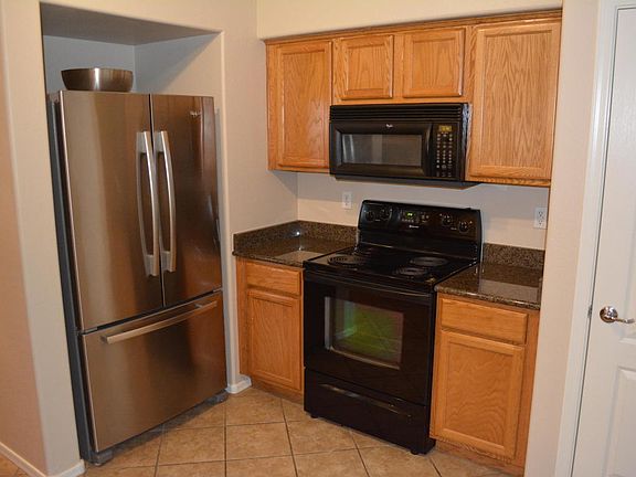 2nd image of 1024 E Cantebria Dr
