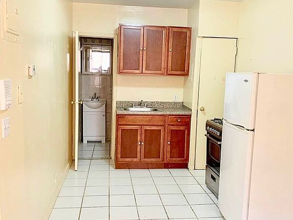 2nd image of 4202 5th Ave #9