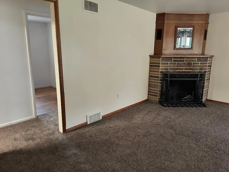 710 W Pine Ave — Photo 3