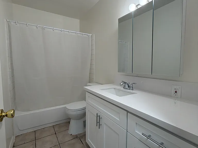 1104 S Marengo Ave #F — Photo 6