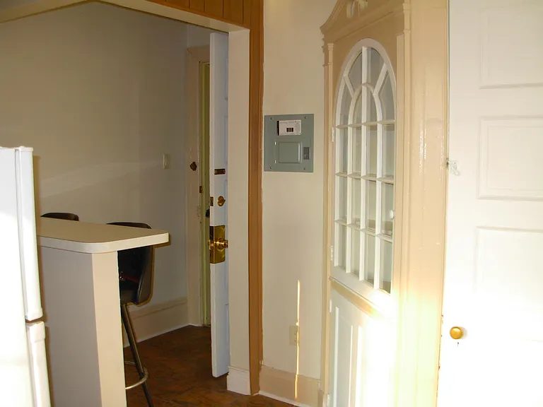 225 Roup Ave #22 — Photo 4