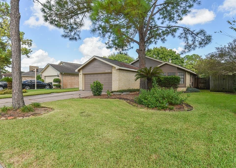 1st image of 15246 Barbarossa Dr