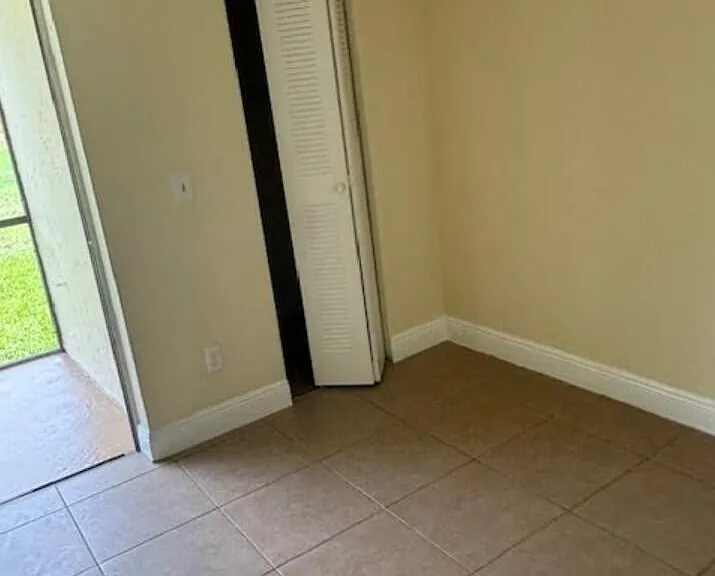 1205 Meadows Cir — Photo 12