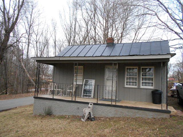 1st image of 1216 Hickory St