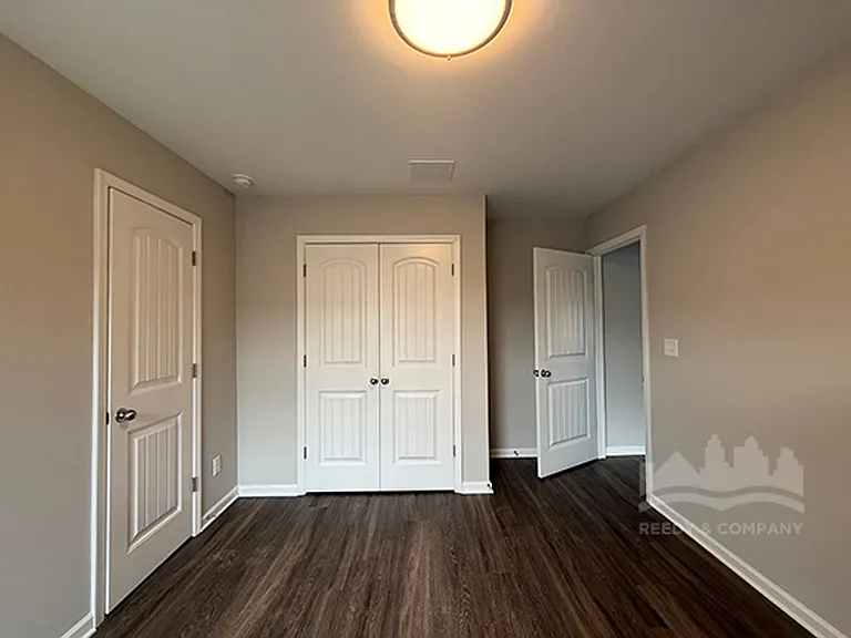 480 Maple St — Photo 17