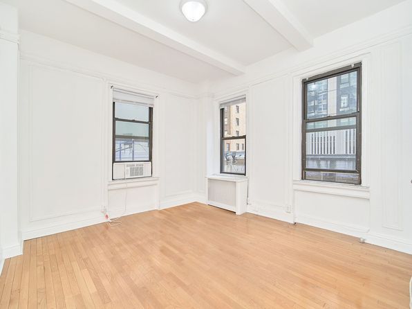 135 E 50th St APT 10E