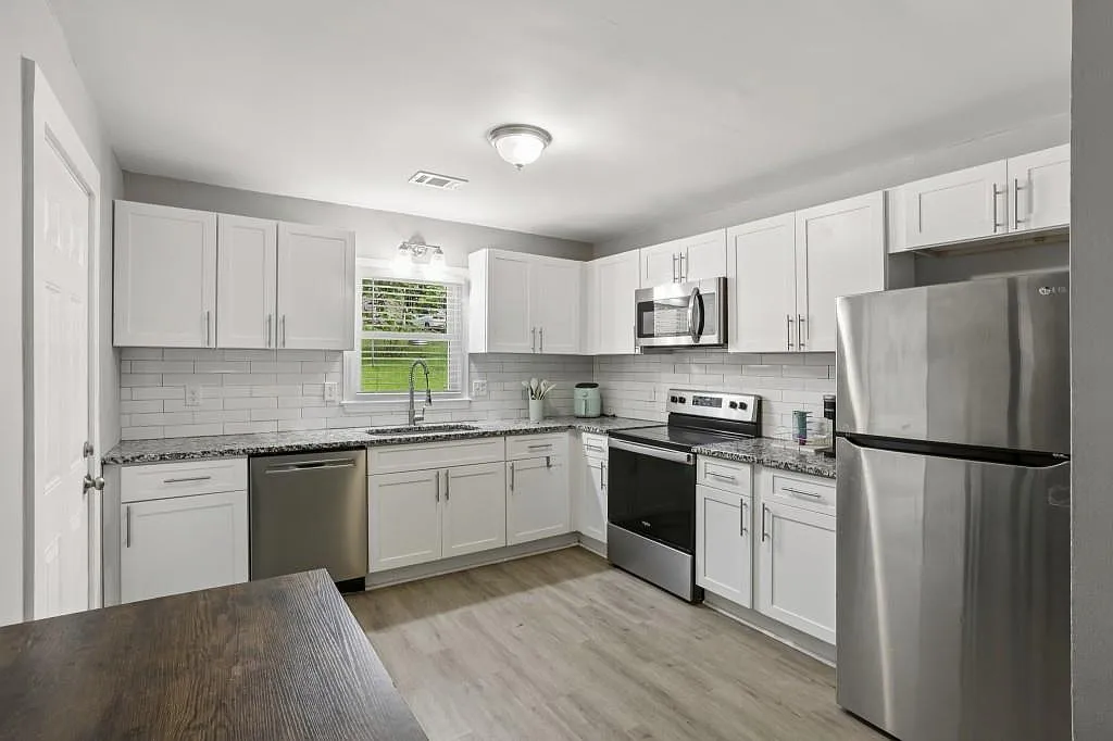 2 bed, 1.0 bath, 900 sqft, $1,500 — Photo 3